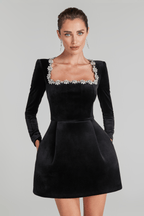 Marlena™ – Zdobiona czarna aksamitna sukienka mini