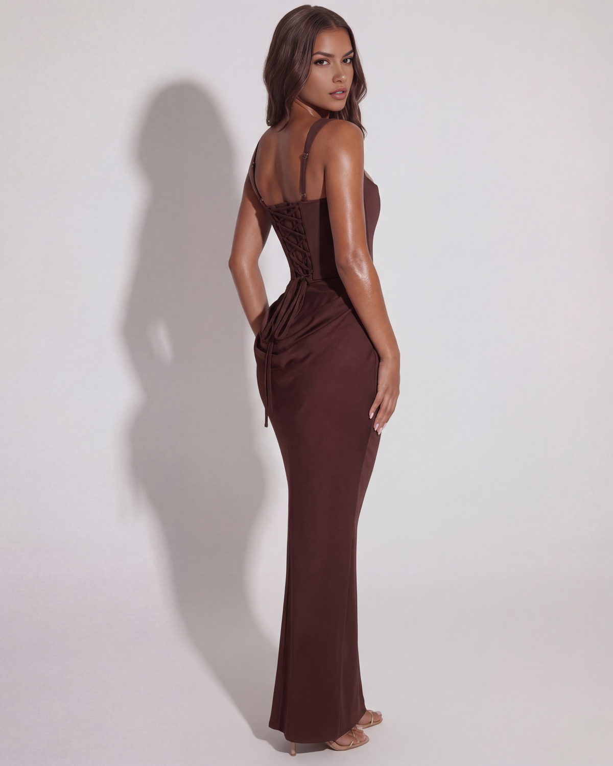 Nela™ – Modelująca sukienka maxi z usztywnianą górą