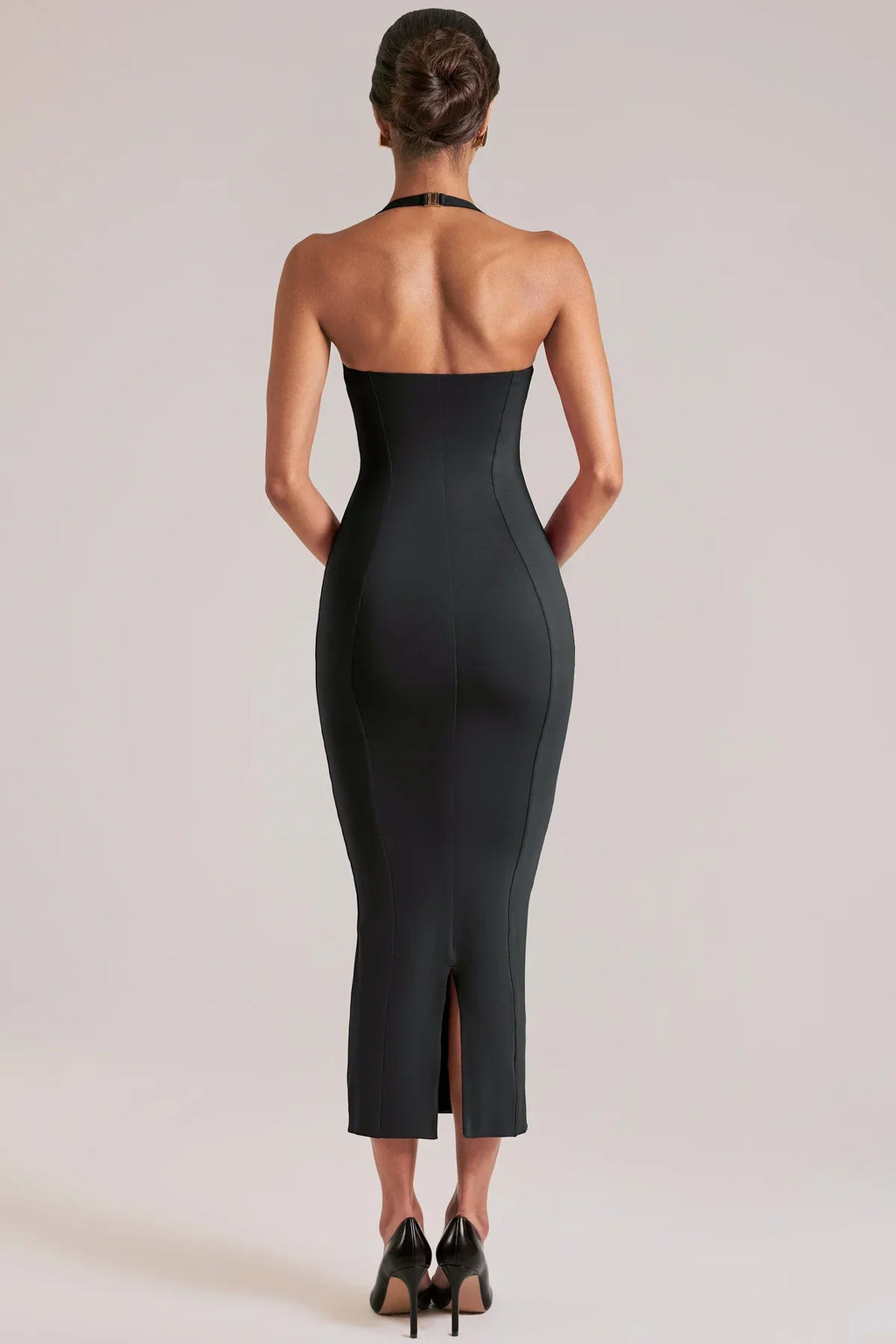 Wanda™ – Modelująca sukienka midi halter z dekoltem sweetheart