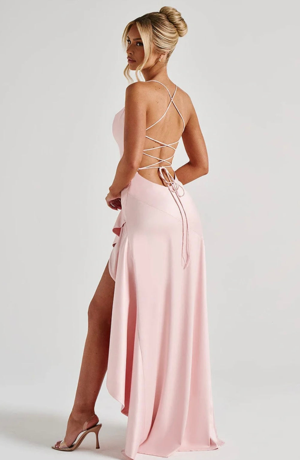 Adrianna™ – Satynowa sukienka maxi z asymetryczną falbaną