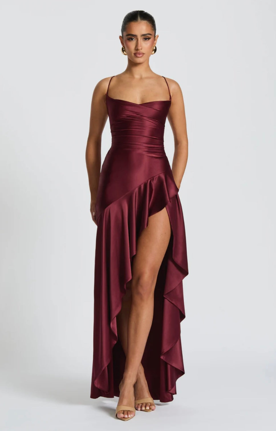 Adrianna™ – Satynowa sukienka maxi z asymetryczną falbaną