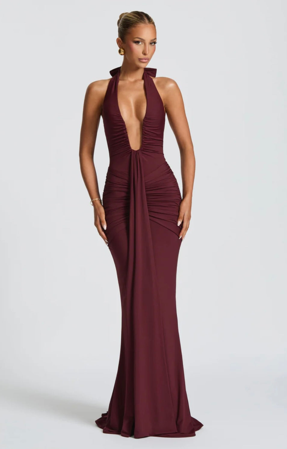 Ewelina™ – Dopasowana sukienka maxi z marszczeniem i głębokim dekoltem halter