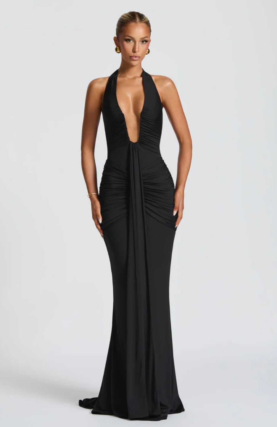 Ewelina™ – Dopasowana sukienka maxi z marszczeniem i głębokim dekoltem halter