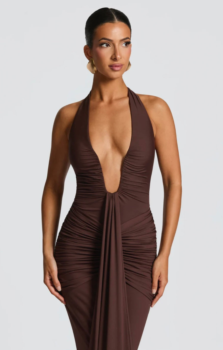 Ewelina™ – Dopasowana sukienka maxi z marszczeniem i głębokim dekoltem halter