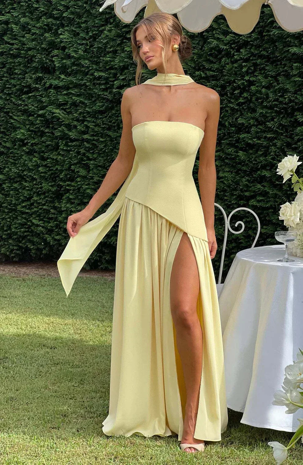 Nadia™ – Asymetryczna modelująca sukienka maxi bez ramiączek