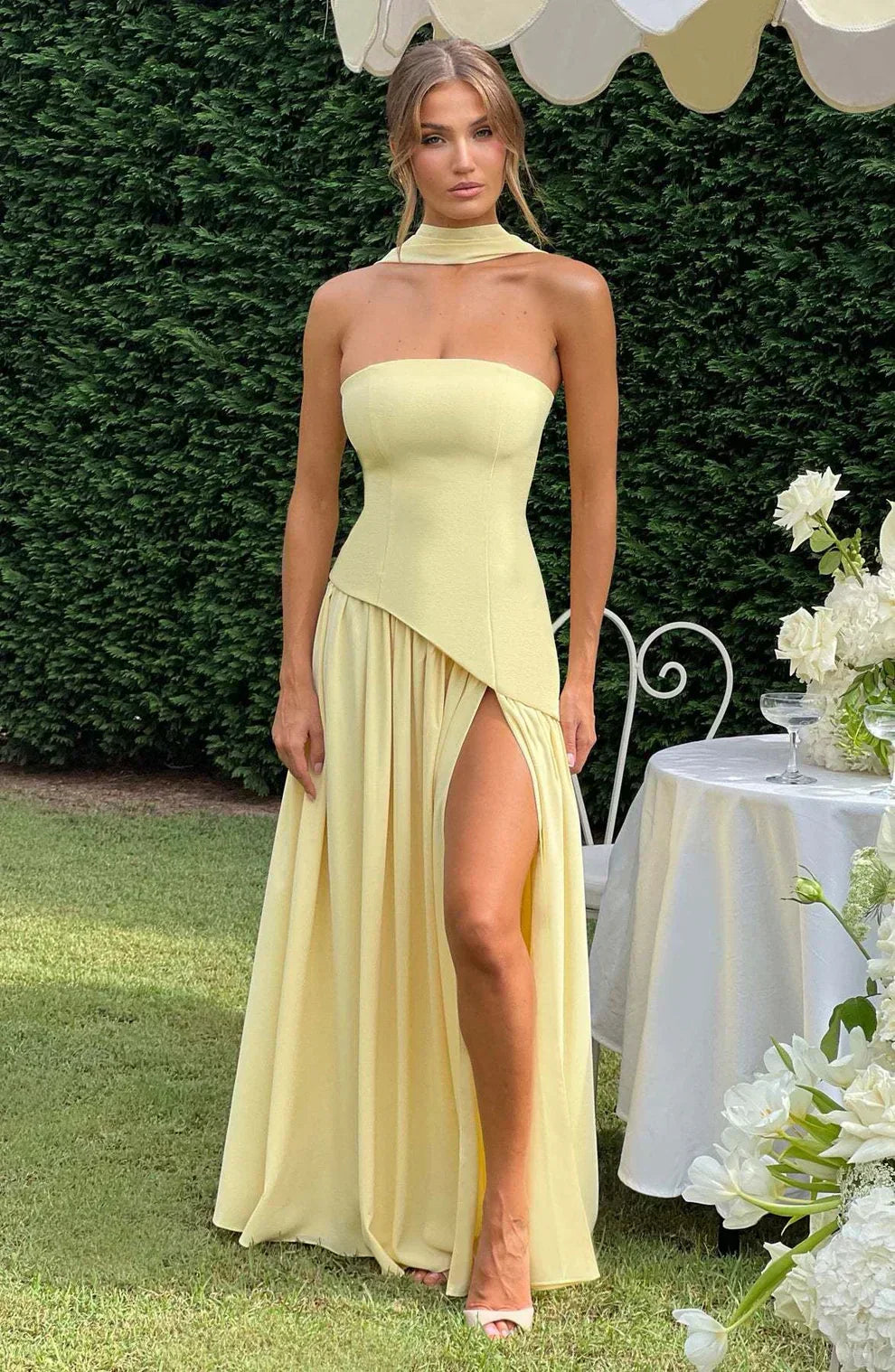 Nadia™ – Asymetryczna modelująca sukienka maxi bez ramiączek