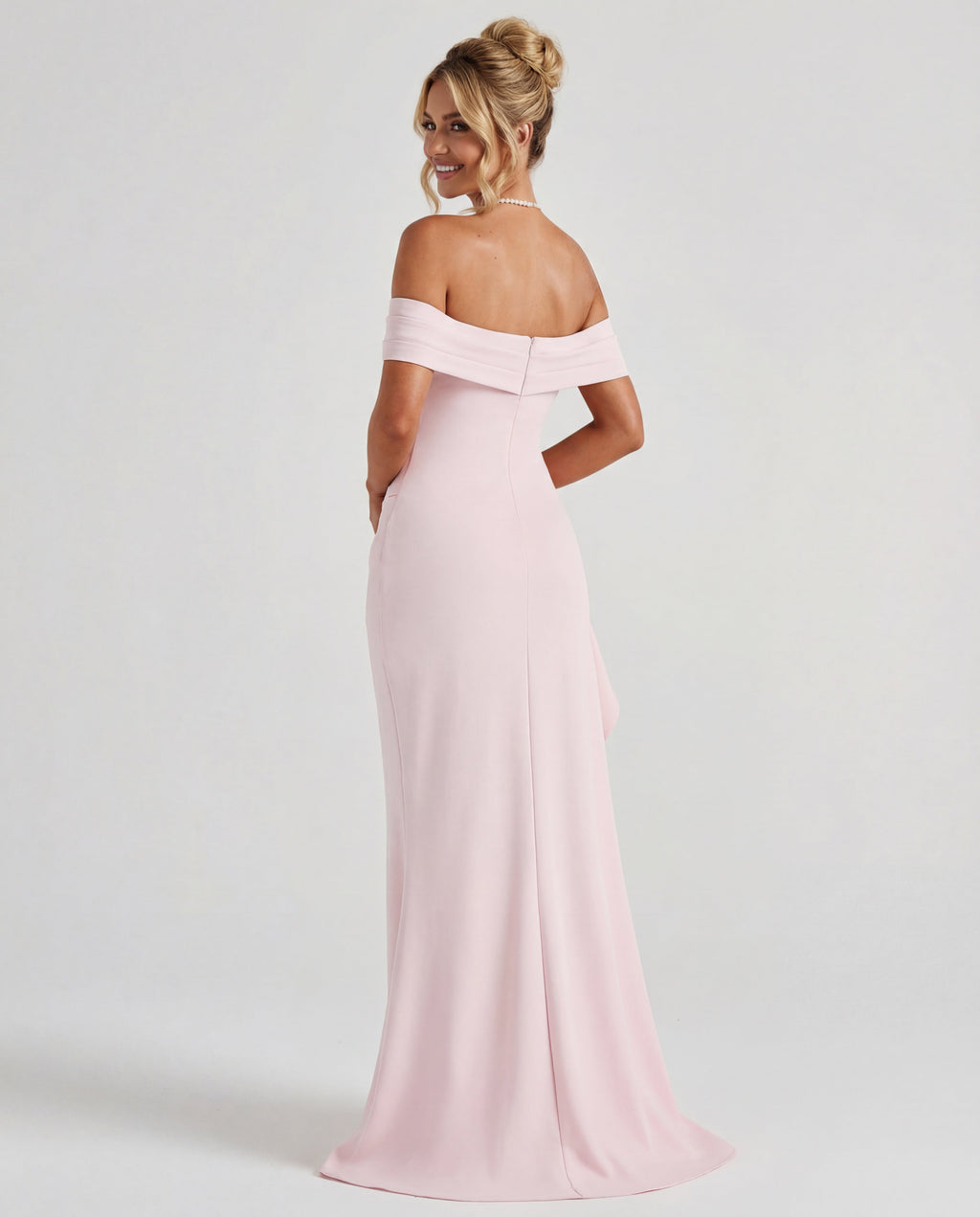 Lidia™ – Dopasowana sukienka maxi z odsłoniętymi ramionami
