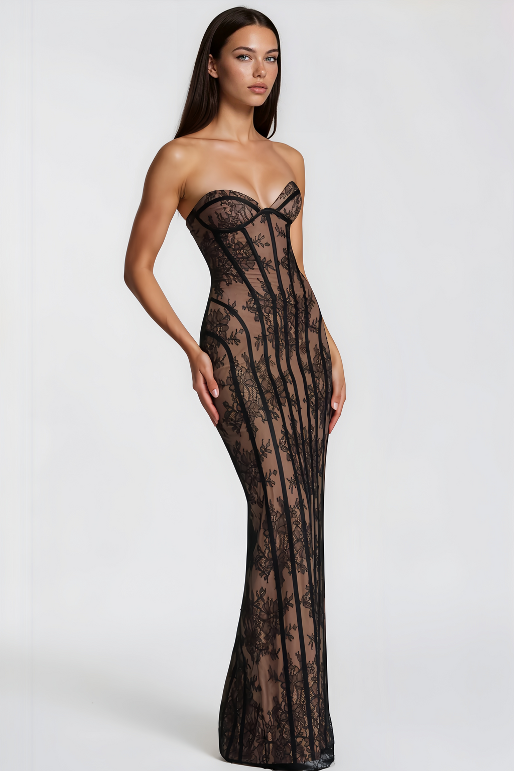 Aniela™ – Czarna koronkowa sukienka maxi z odsłoniętymi ramionami