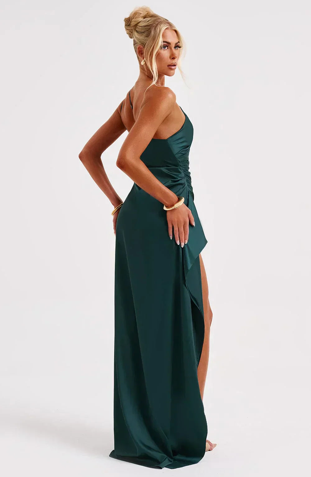 Mira™ – Długa satynowa suknia slip