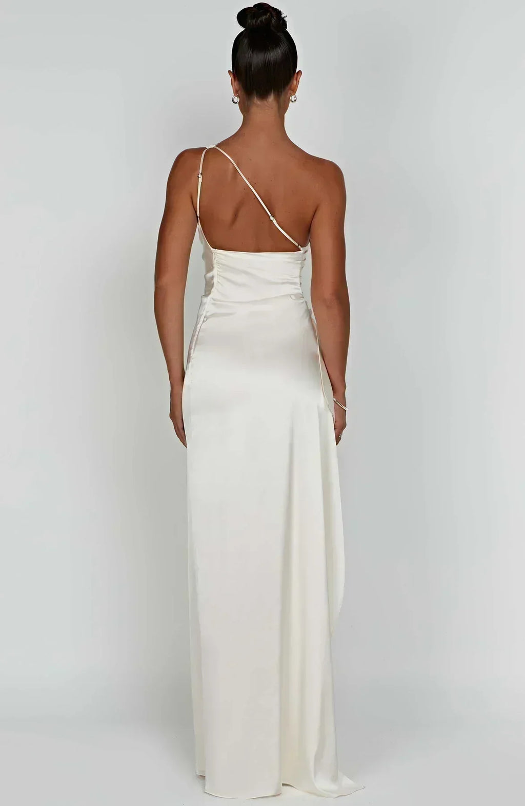 Mira™ – Długa satynowa suknia slip