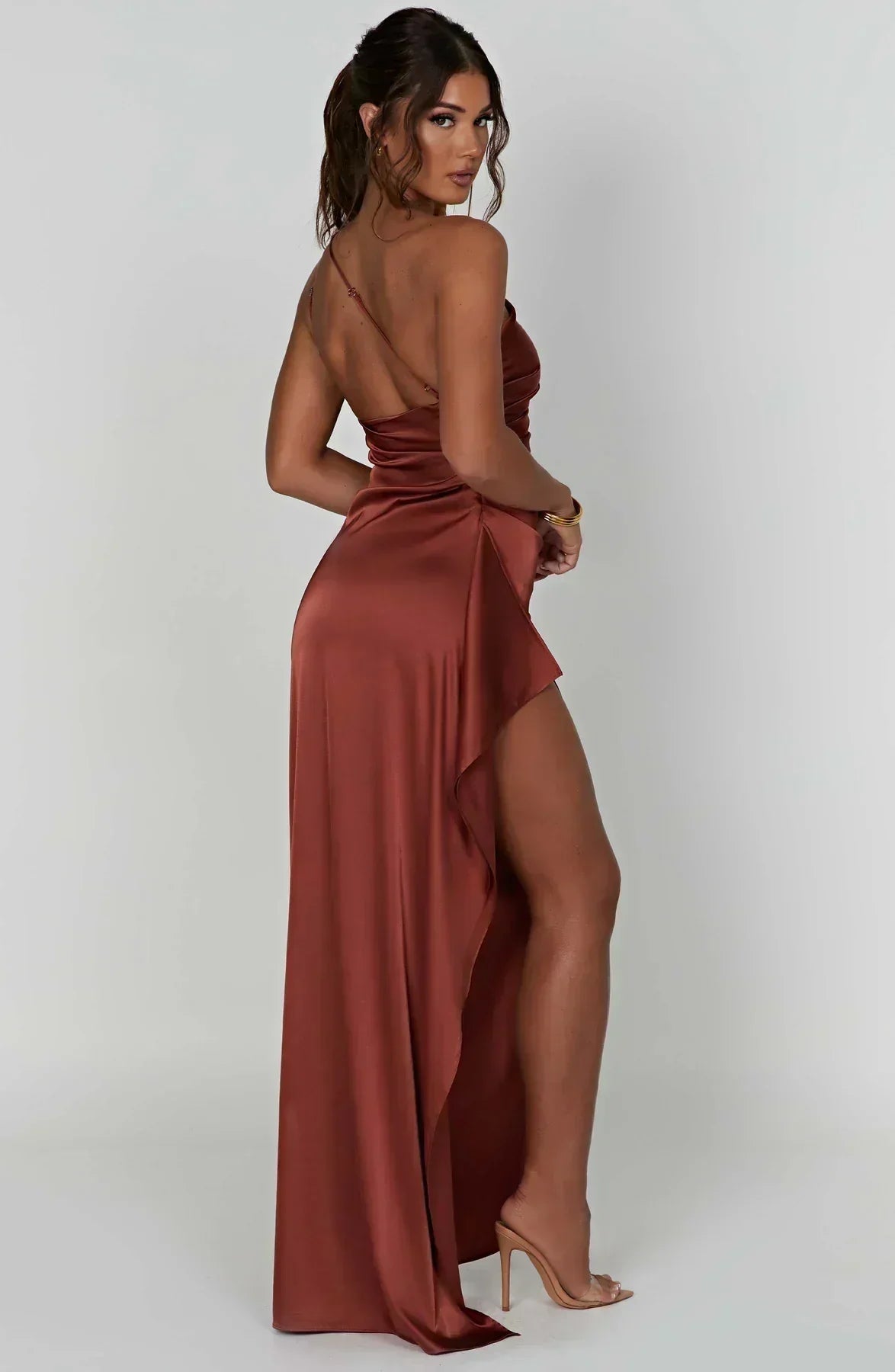 Mira™ – Długa satynowa suknia slip