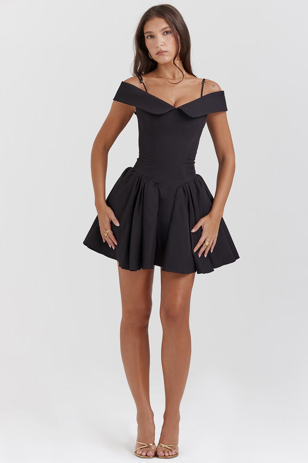 Justyna™ – Minimalistyczna modelująca sukienka mini