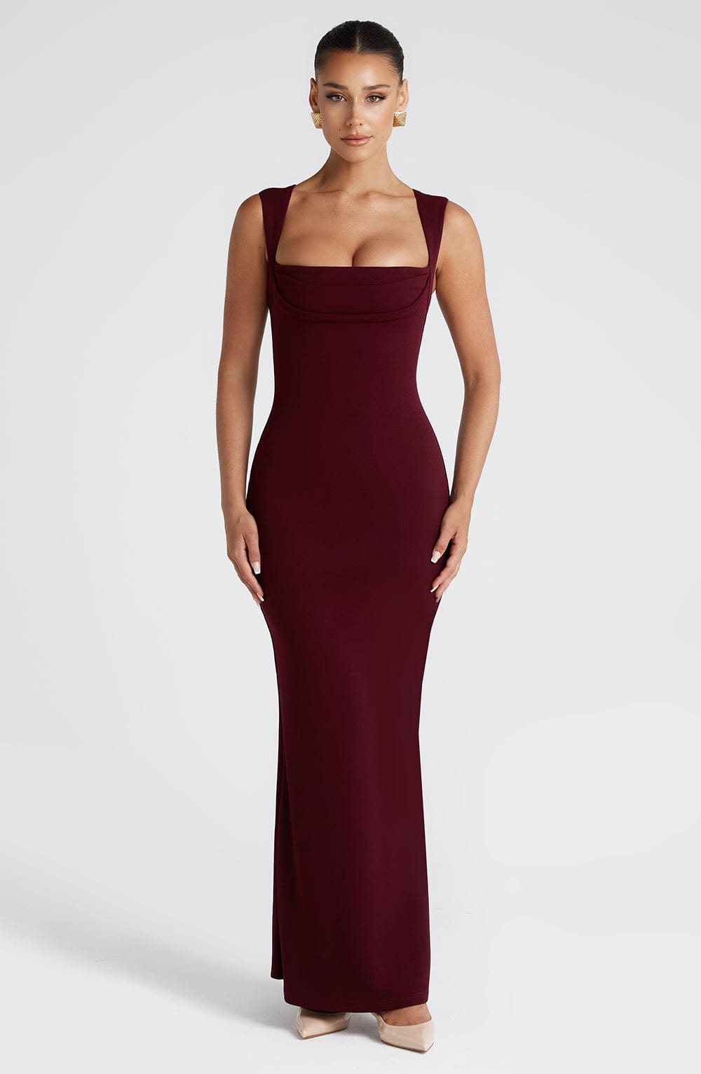 Liliana™ – Bordowa modelująca sukienka maxi z kwadratowym dekoltem