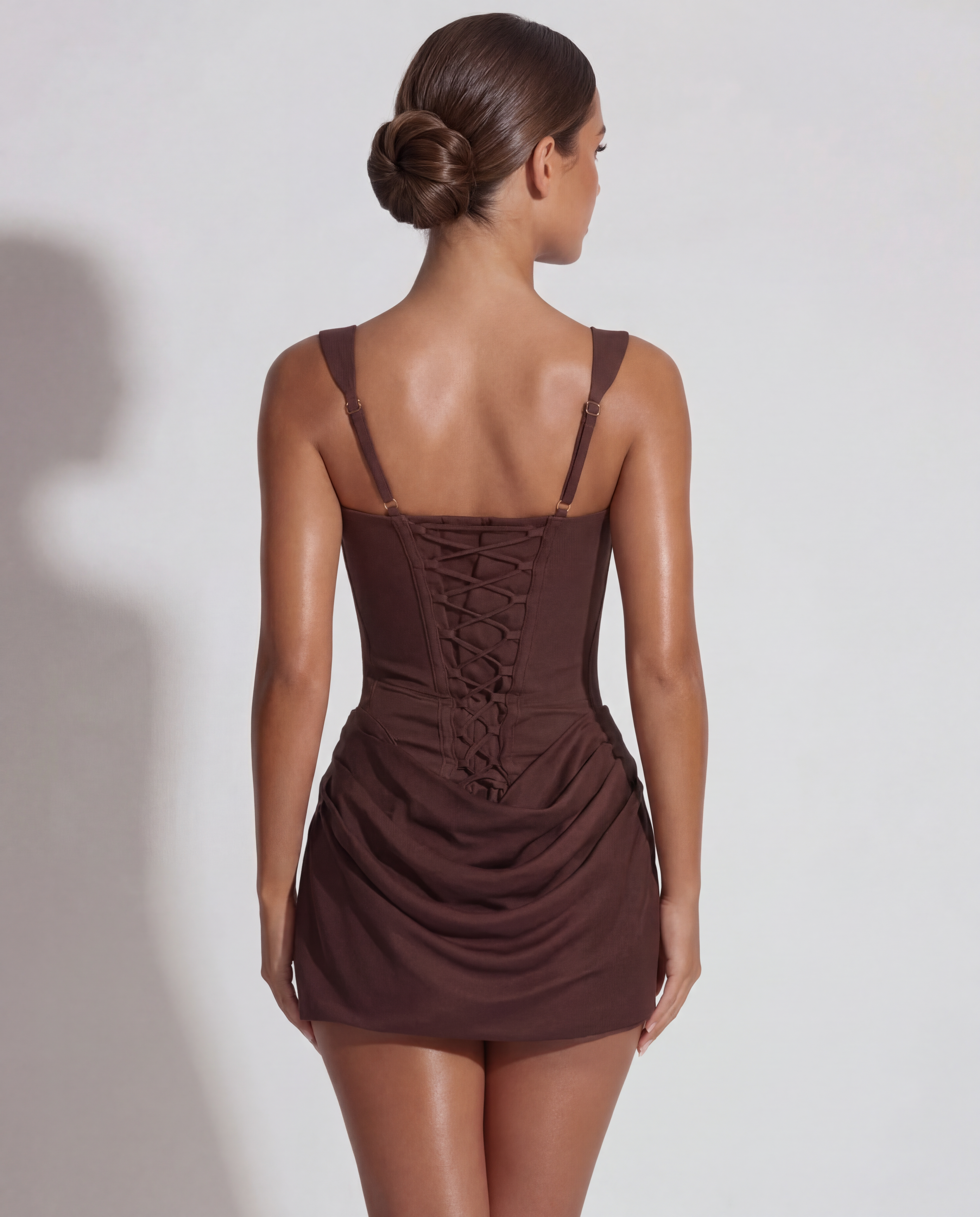 Oliwia™ – Modelująca sukienka mini w karmelowym odcieniu
