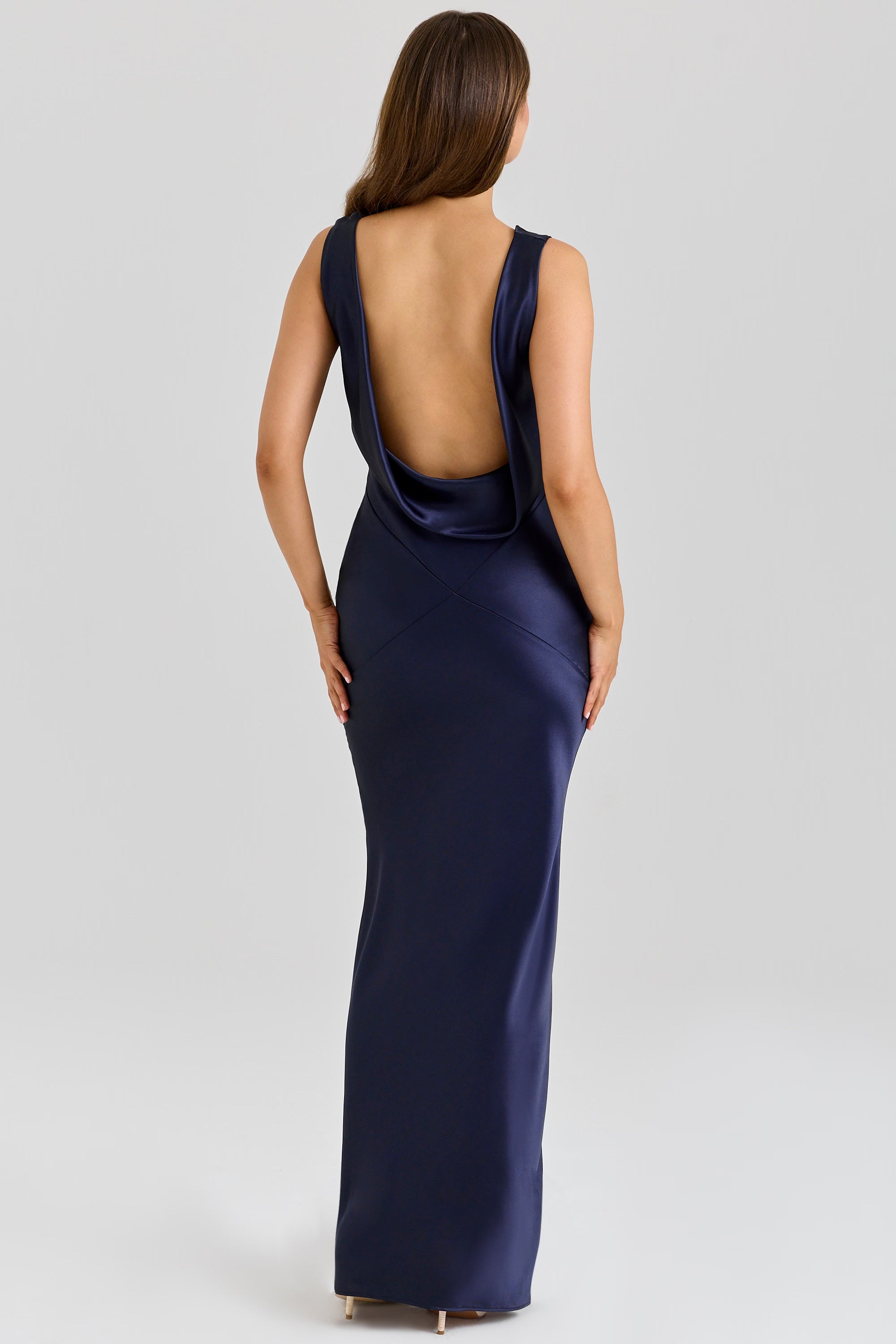 Martyna™ – Szafirowa satynowa sukienka maxi z dekoltem cowl