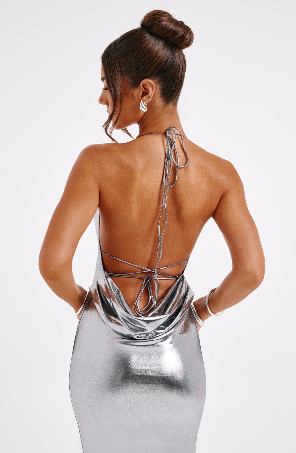 Alina™ – Metaliczna sukienka maxi bez pleców w odcieniu gunmetal